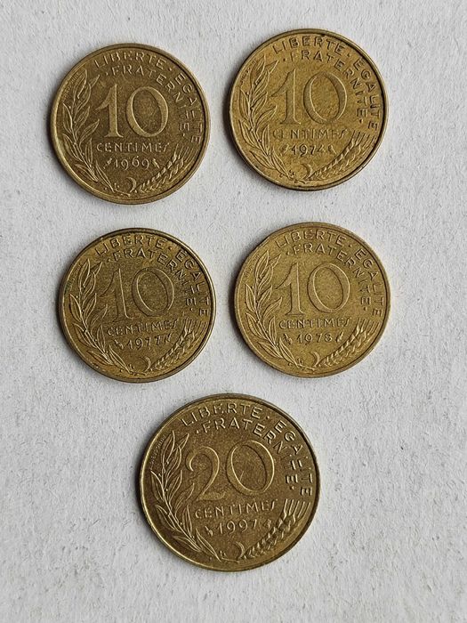 Lote de 16 moedas francesas em excelente estado de conservação