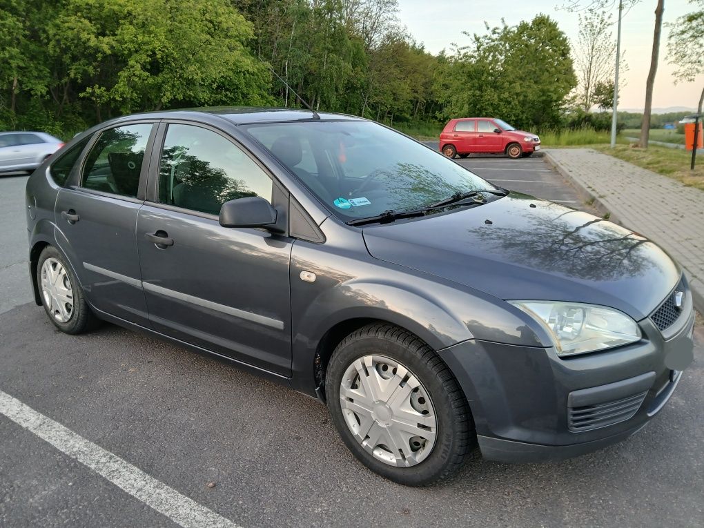 FORD      FOCUS     2005r.