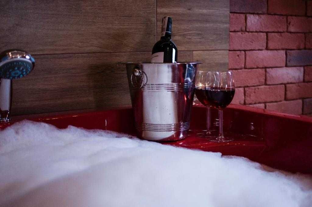 Apartament z JACUZZI  na doby w Krakowie - 1km-KAZIMIERZ, 2 km- RYNEK
