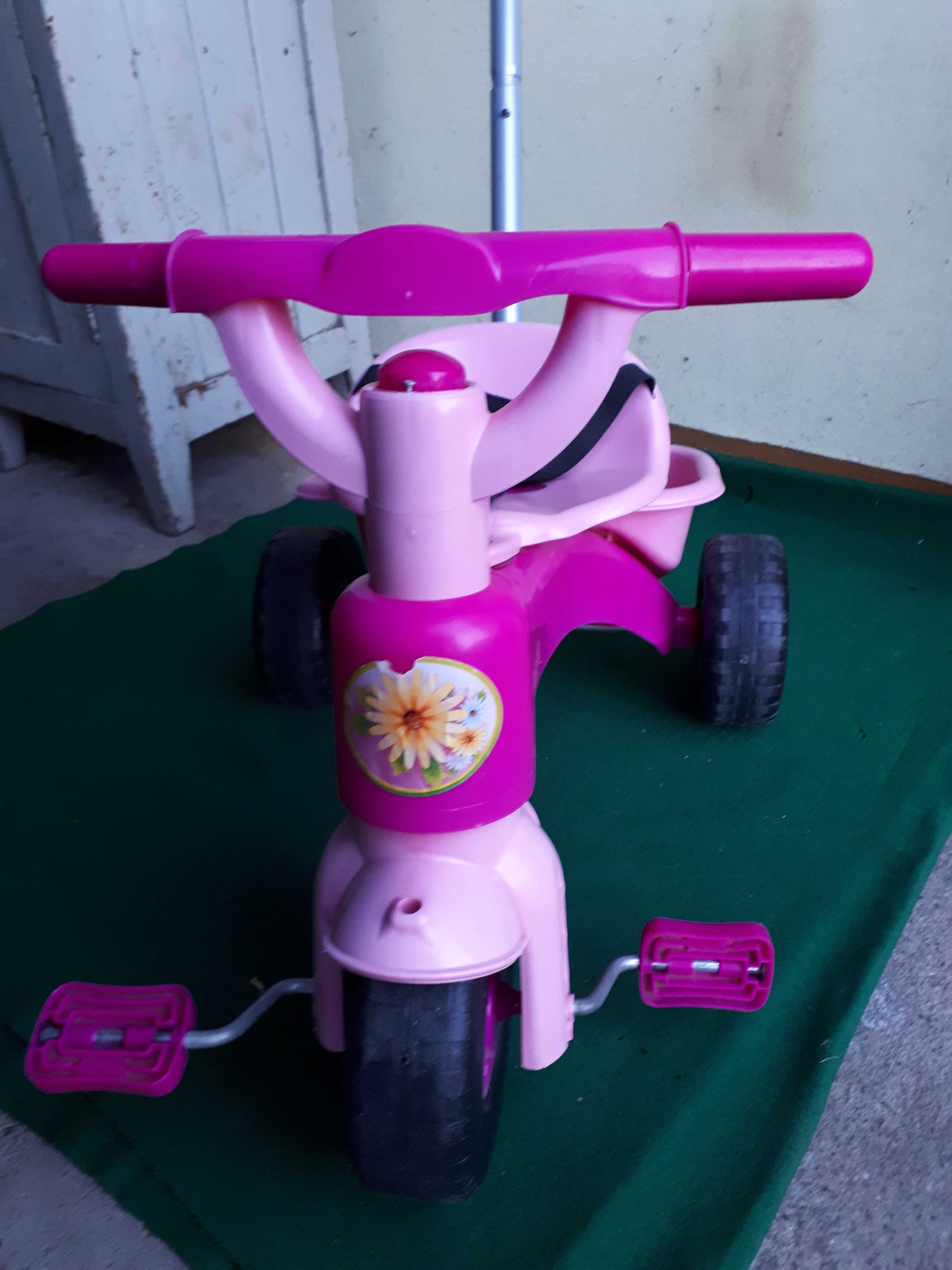 Różowy rowerek marki MOCHTOYS