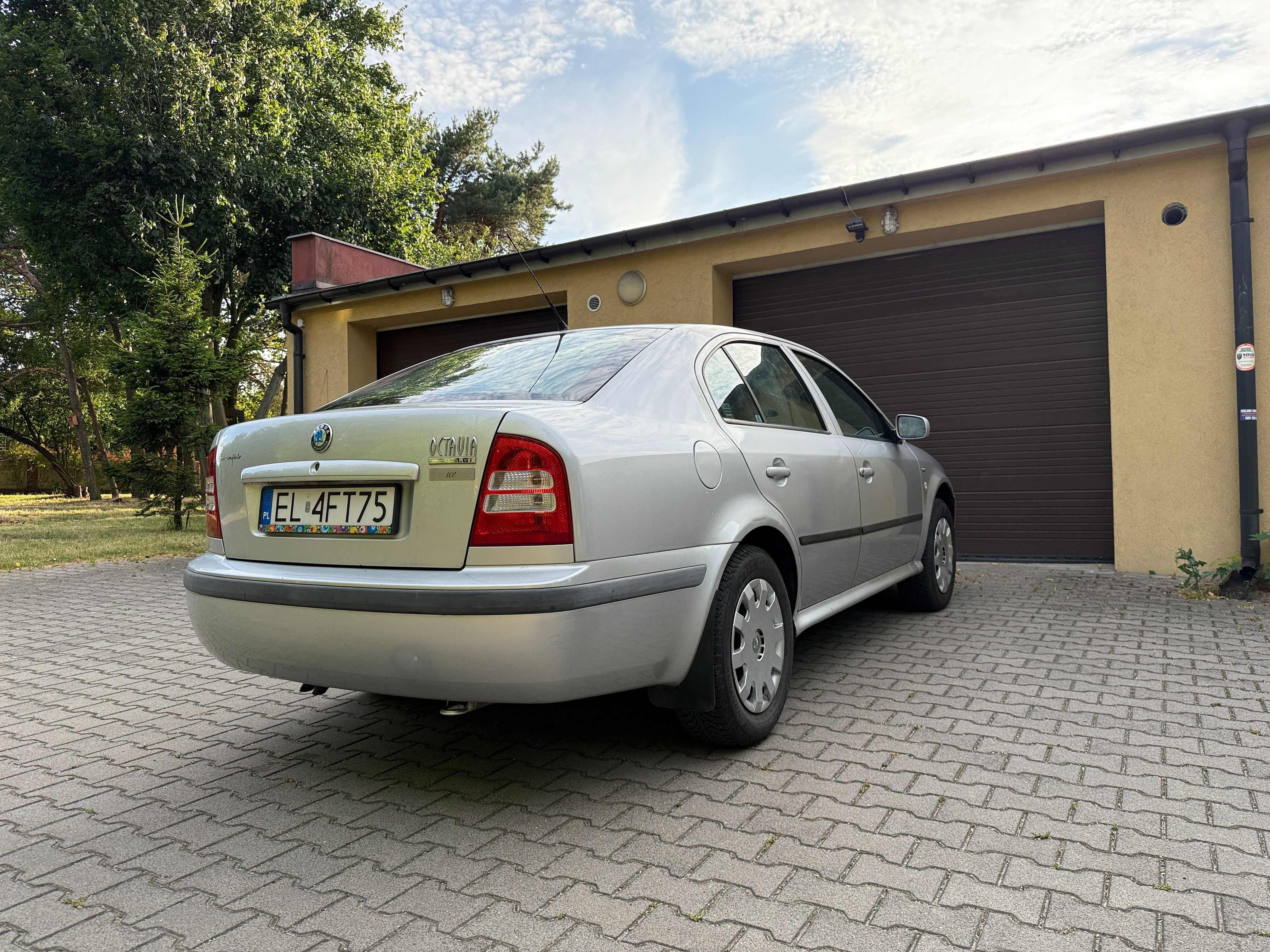Skoda Octavia hatchback 1.6 SR 101KM 2002r. Zadbany
