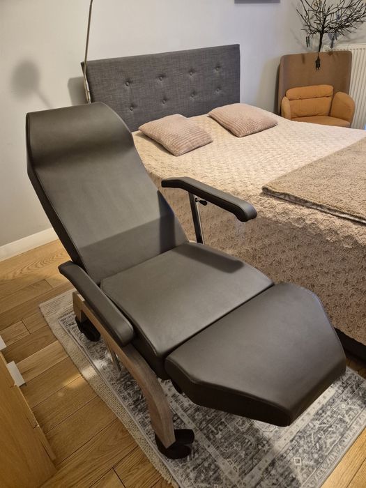 Fotel geriatyczny,pielegnacyjny z kółkami