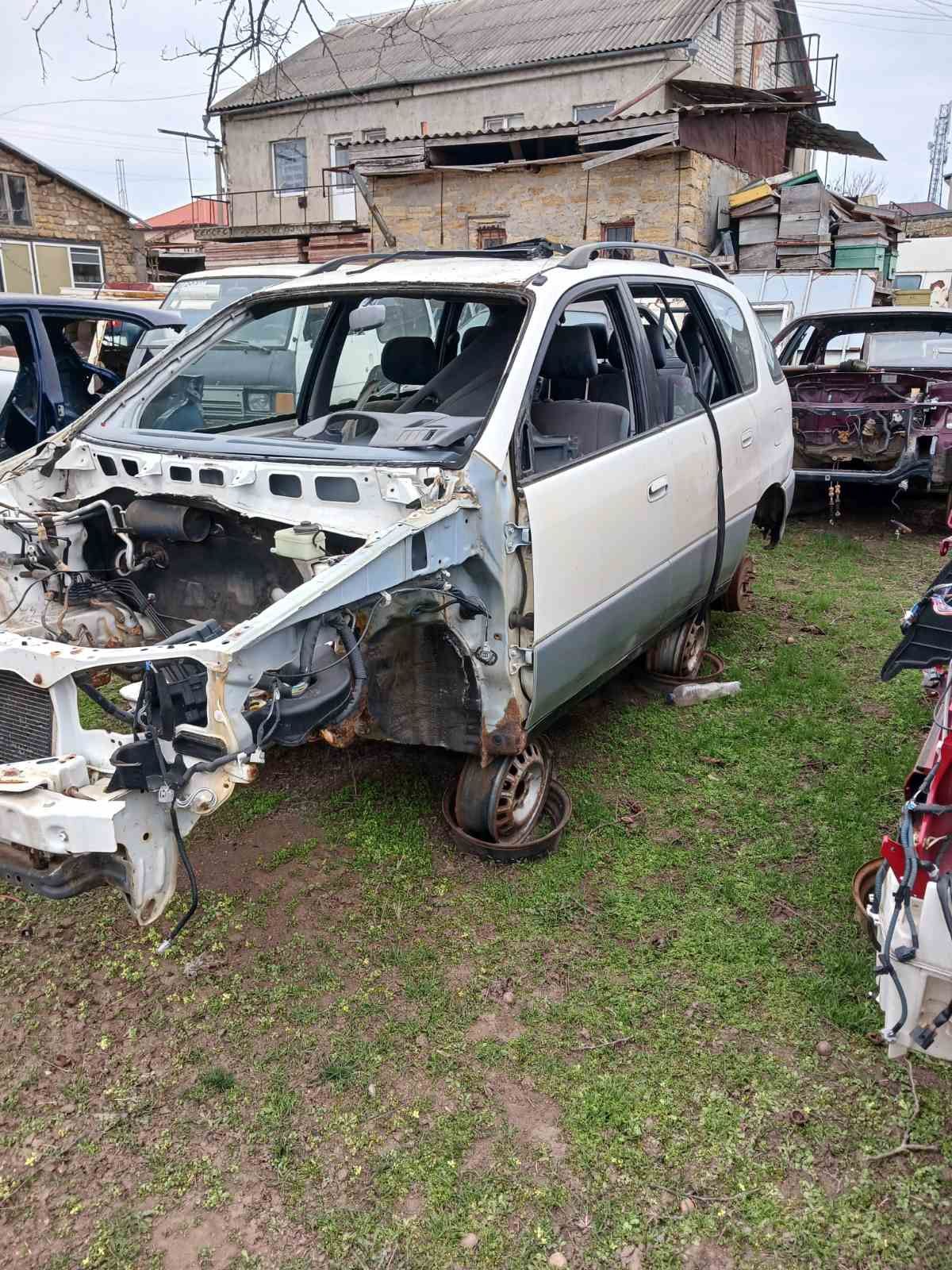 Toyota Picnic по запчастям