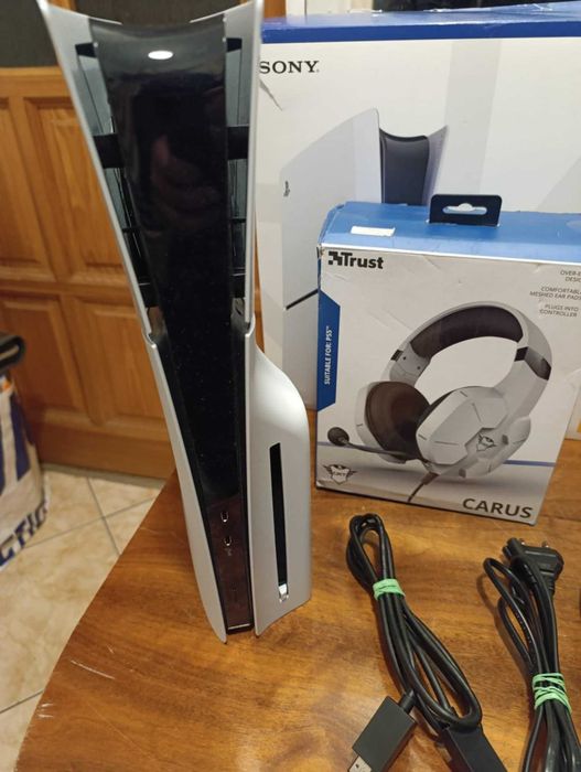 Konsola Ps5 Slim Stan idealny + GRY + 2 Pad