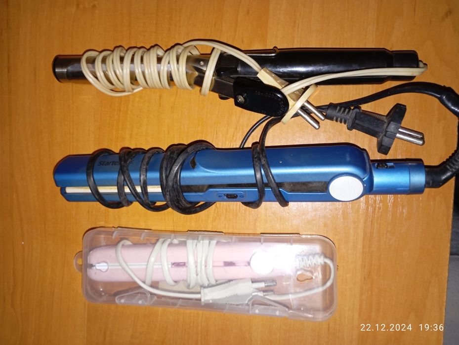 Утюжок та плойка