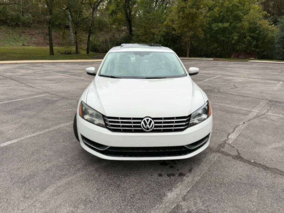 Volkswagen Passat SEL Premium      2013