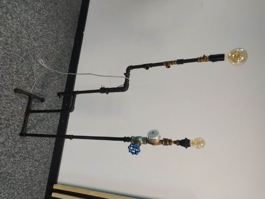 Lampa loft z rurek. Żarówka dekoracyjna. Lampa industrialna.