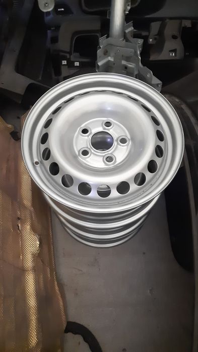 VW T5 Felgi Stalowe 16" Jak Nowe