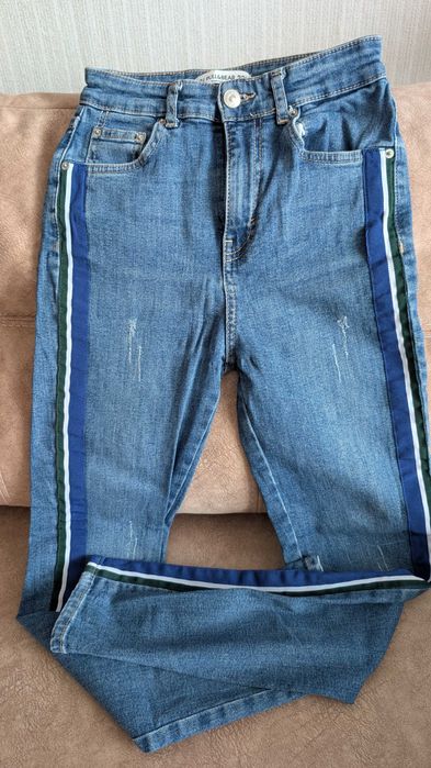 Фірмові джинси скіни Pull & Bear на стильняжну принцесу