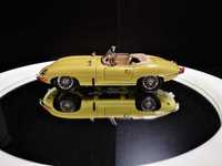 Linda miniatura Jaguar E Cabriolet -1961 Bburago