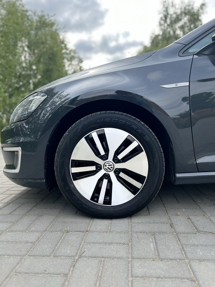 Volkswagen E-Golf 2015рік, 24 kWh, Comfort-line, Urano grey