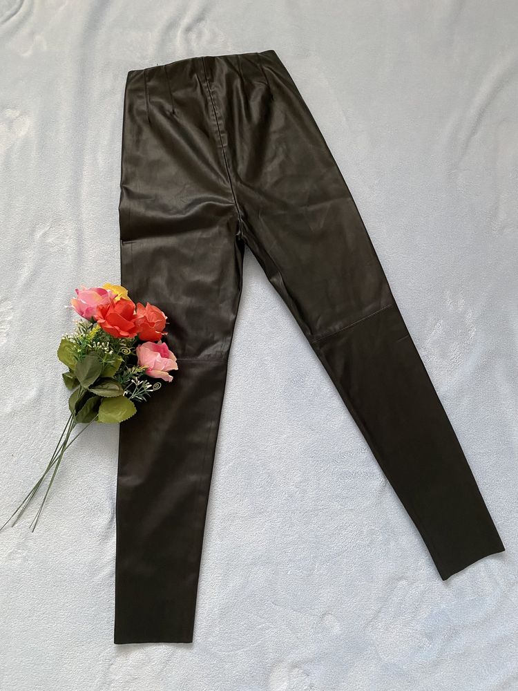 Spodnie skórzane Zara XS S stan super