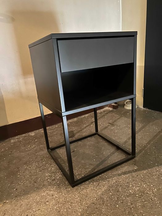 Szafka nocna czarna 1 szuflada metalowo-drewniana półka 40x39x65