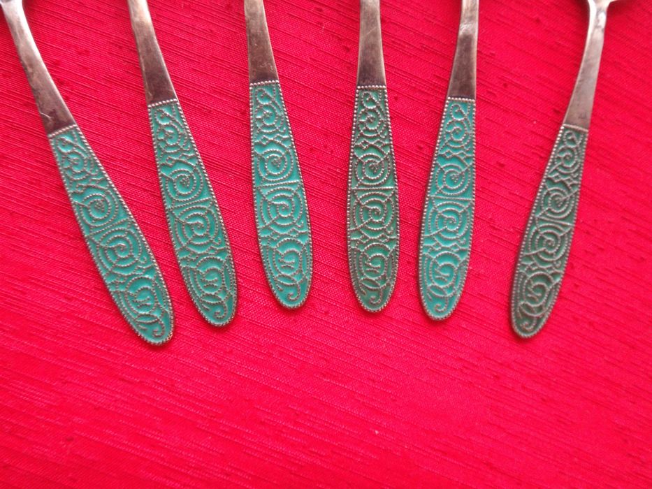 Srebrne łyżeczki w emalii 6 szt. Rosja - srebro