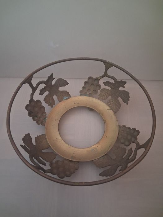 Antiga Fruteira em Bronze Trabalhada