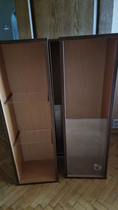 Книжные полки со стеклом