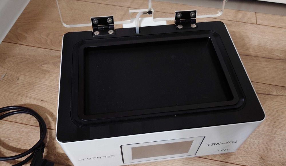 Laminator próżniowy OCA TBK 401