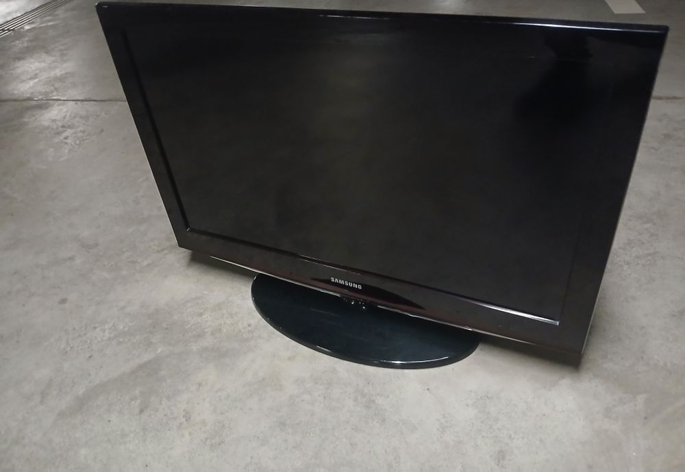 Telewizor Samsung 32 cale stan bdb