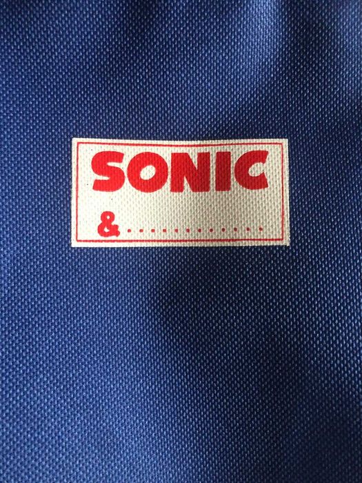 Mochila Sonic 3D (como nova) — edição rara