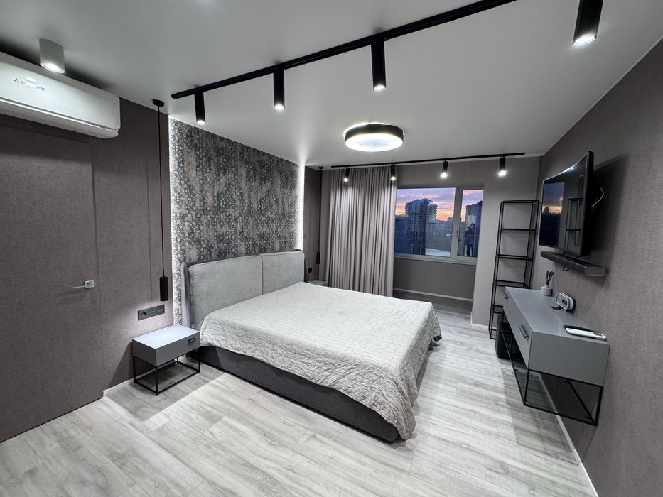 Аренда 3к.кв. Новострой 2000х, м. Центр рынок, Ул. Дмитриевская д.5.