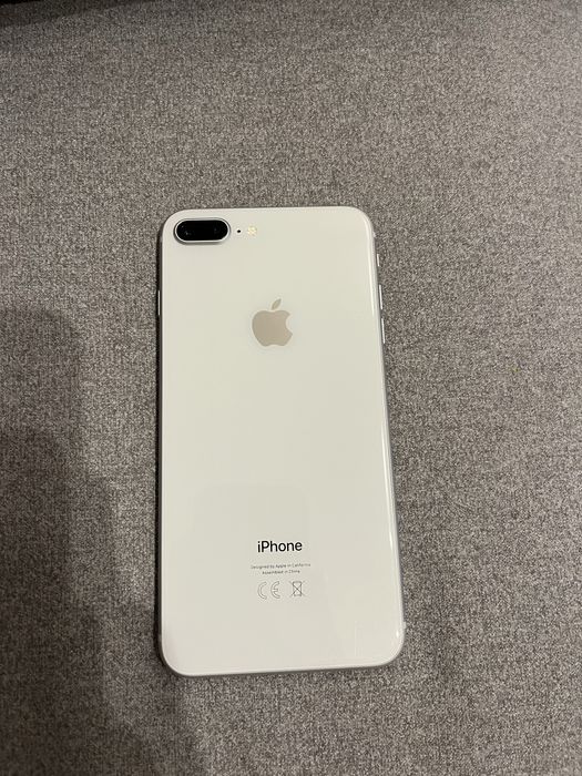 iPhone 8 Plus 64 GB