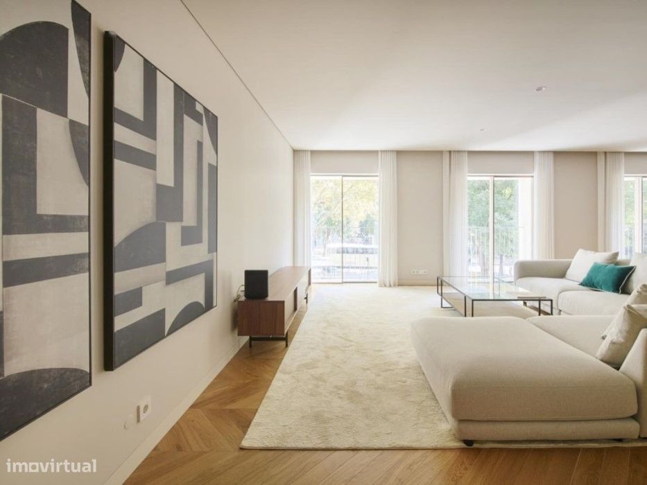 Apartamento T2 em plena Avenida da Liberdade com estacionamento em ...