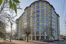 Центр, вул. Довга, 2 кім квартира 60м, з ремонтом меблями та технікою!