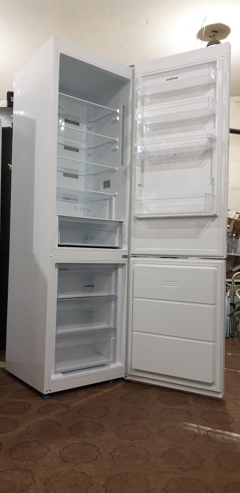 Холодильник Vestfrost CNF201Z W