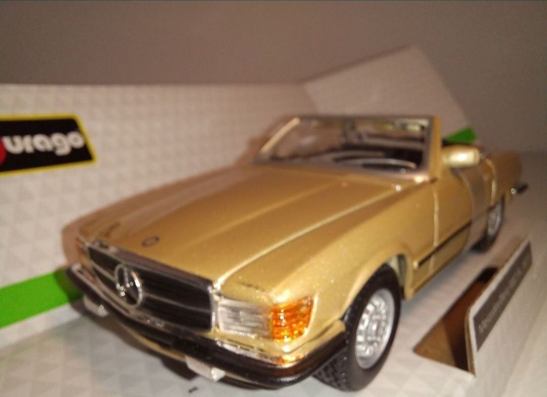 Bburago Mercedes-Benz 450 SL (1977), skala 1:32
