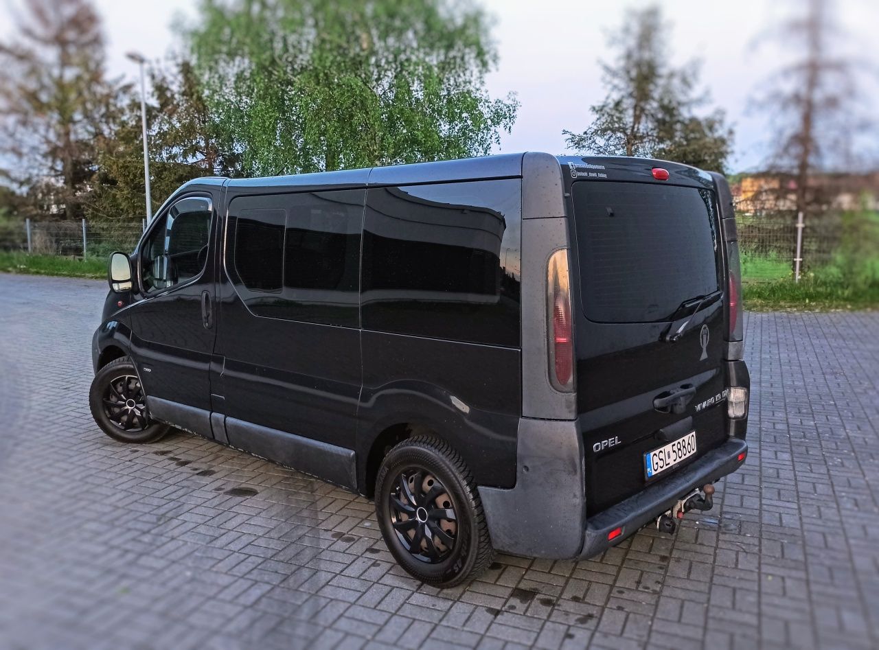 Opel Vivaro 1.9dti 9 osobowy