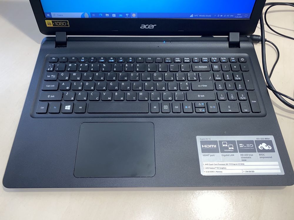 Ноутбук Acer Aspire ES 15 ES1-523 RAM 16GB/AMD QUAD core/SSD 256GB/