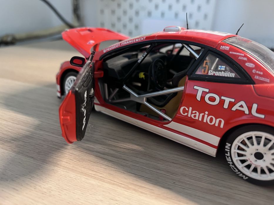 Model Peugot 307 wrc 2004 monte carlo 1:18 solido