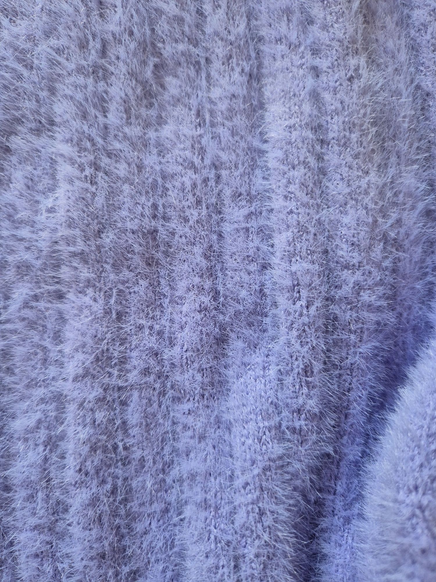 Śliczny, krótki kardigan, sweter