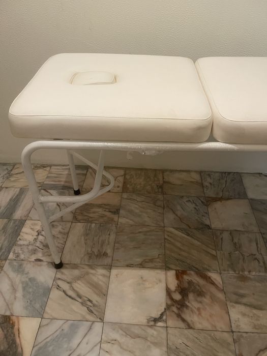 Marquesa de dois corpos com movel