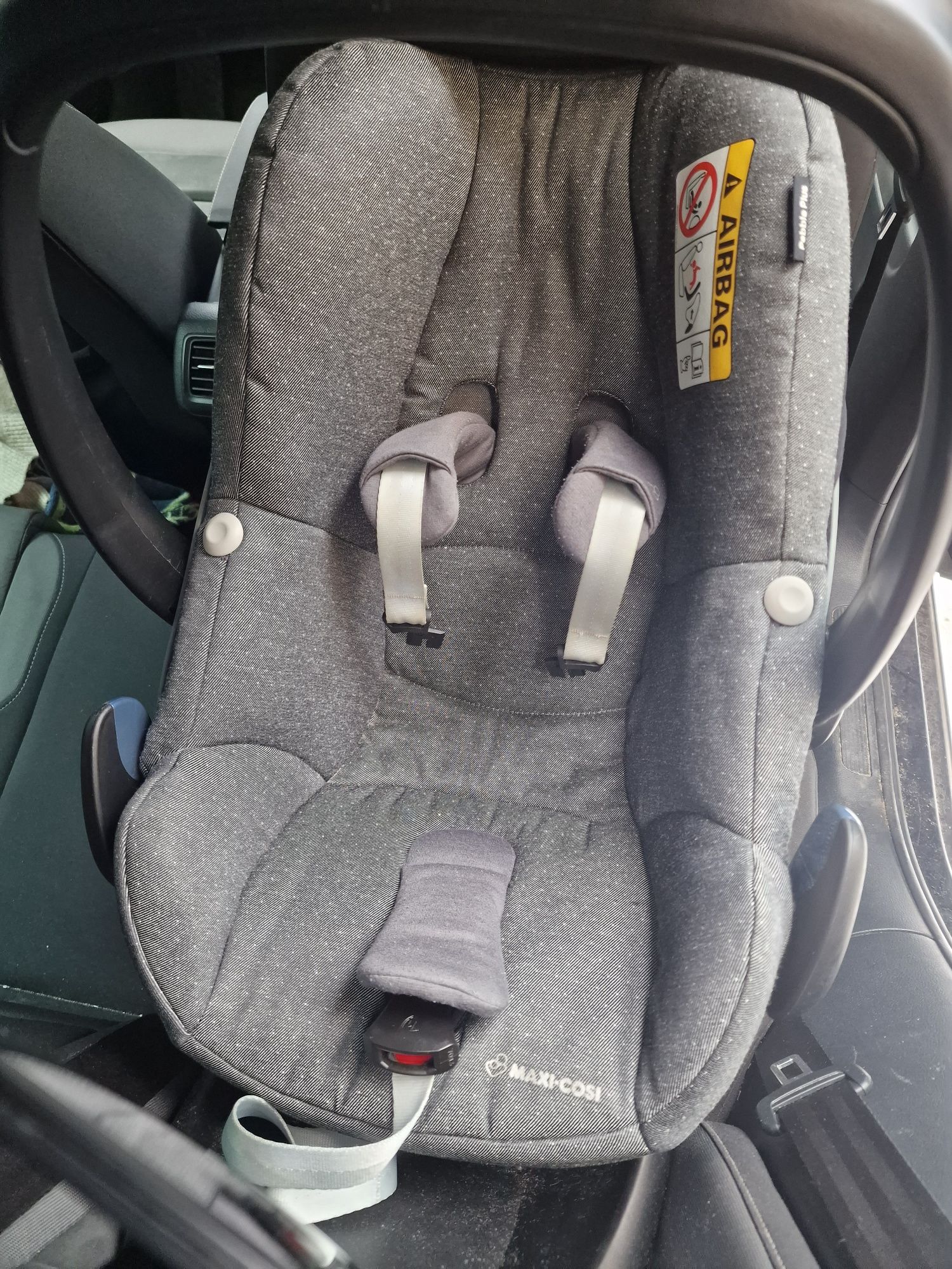 Fotelik Maxi Cosi Pebble Plus + baza isofix