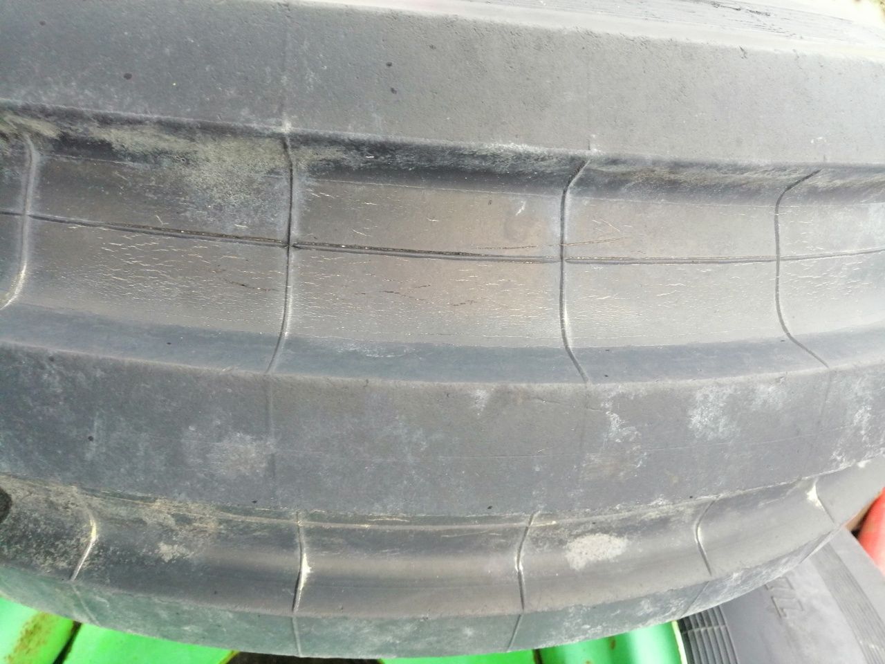 Opona 12,5 /80 R18