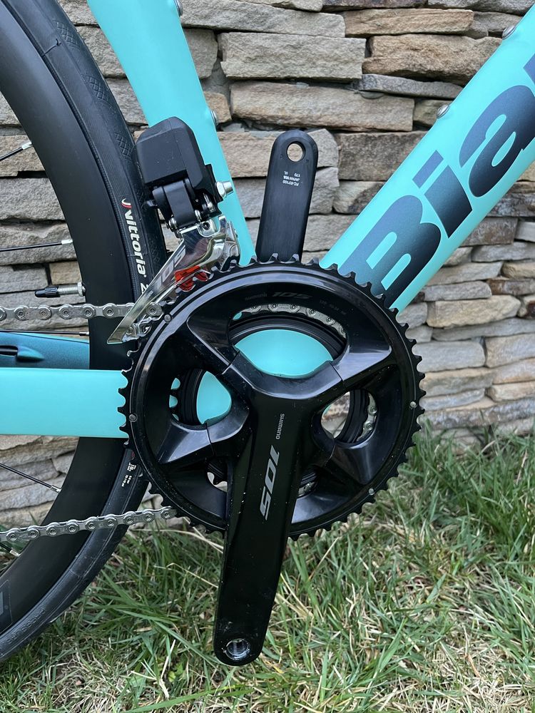 Карбоновий шосейник BIANCHI Road Oltre Race 105 DI2