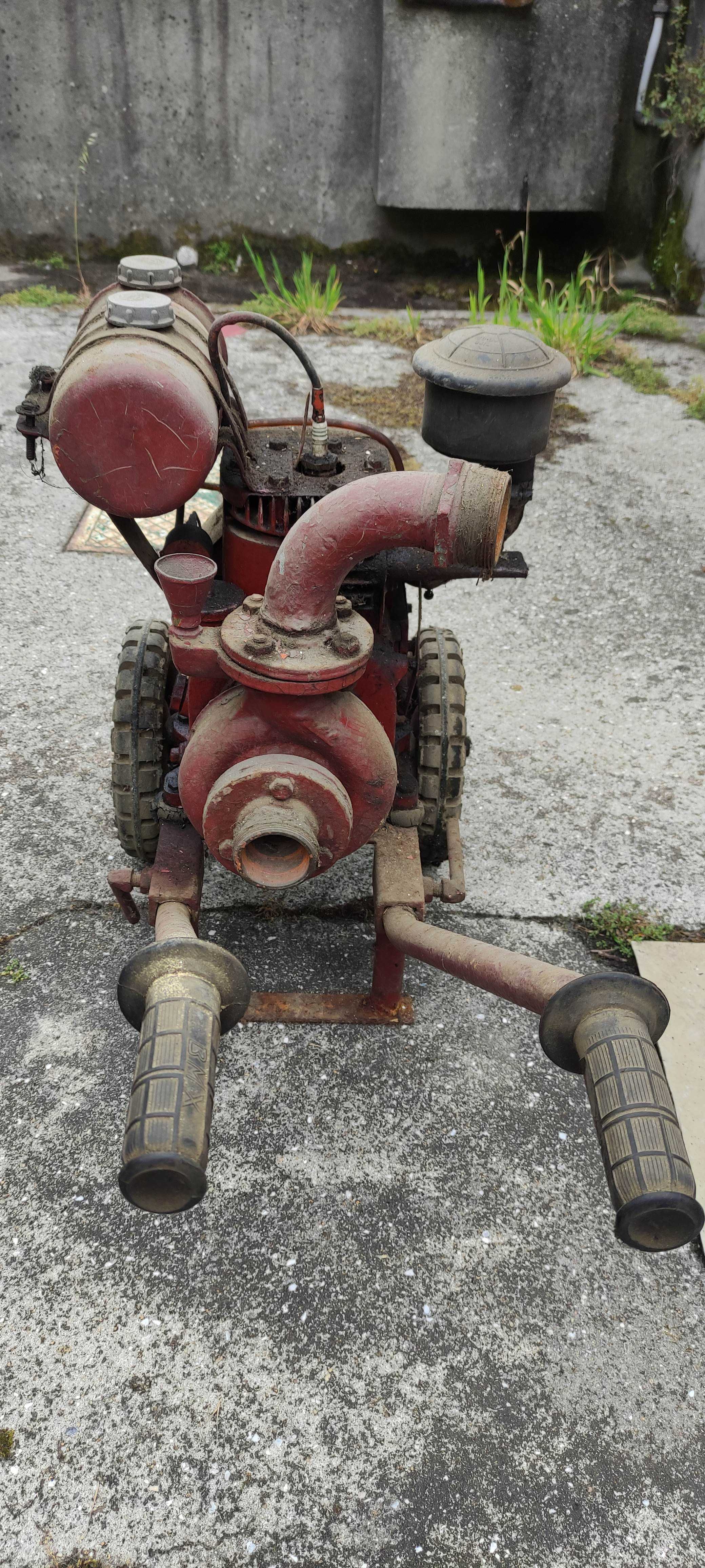 Motobomba a gasolina