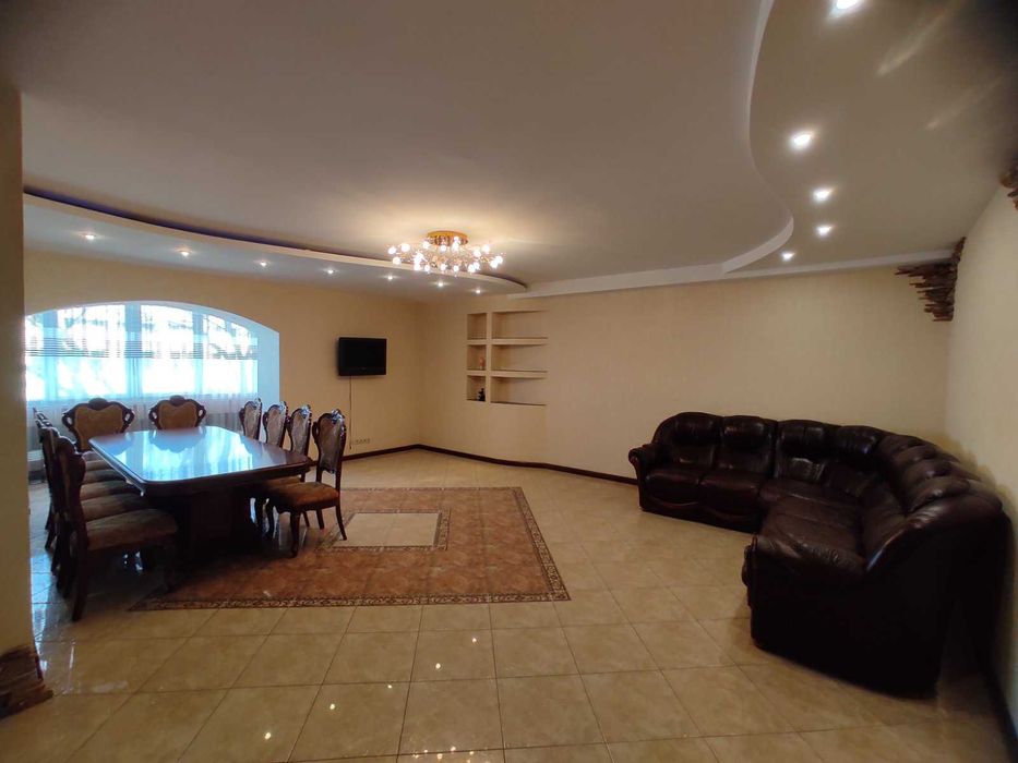 Продаж 3 кімнатної квартири Центр