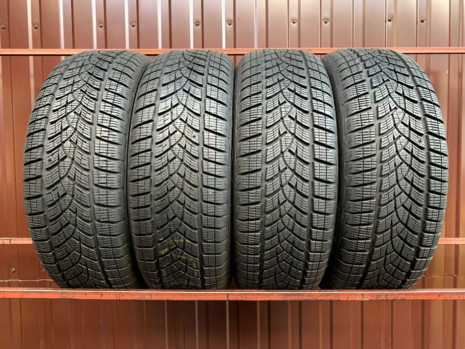 215/65 R16 GoodYear UltraGrip Performance. Шини зимові 4 шт.