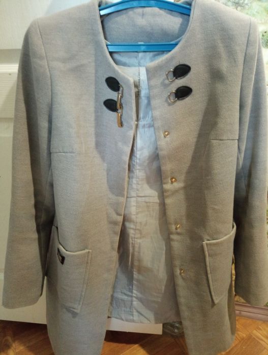 Легеньке пальто,не кошлатиться.