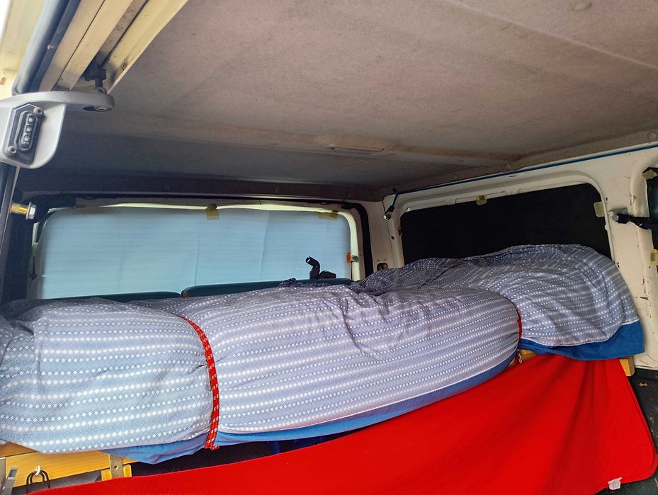 Ford Transit Campervan - Dormitorio