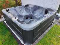 Jacuzzi 218x218 - 2 lezanki , nagłośnienie , oświetlenie LED RGB