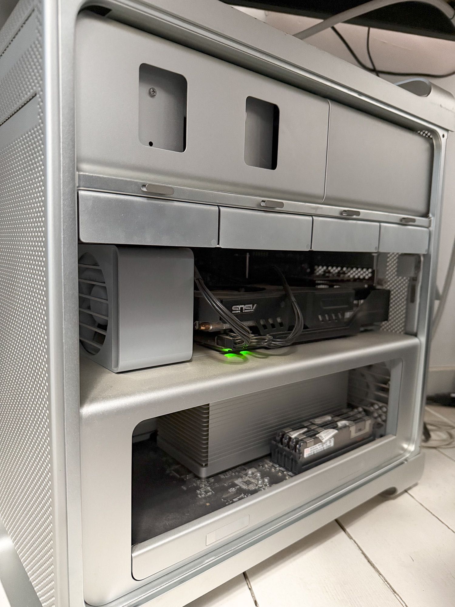 Mac Pro 5.1, 32GB RAM, 512 GB SSD, GeForce GTX 680, USB-C, RAID - Lodz