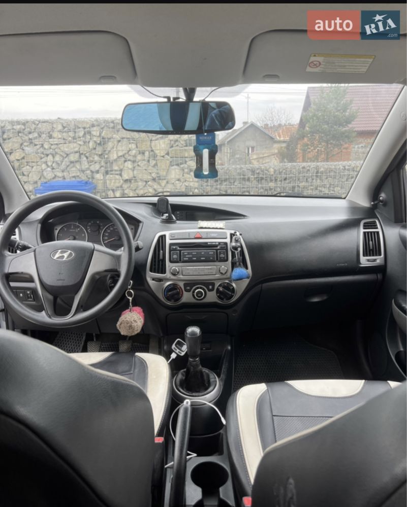 Продам Hyundai i20 2013