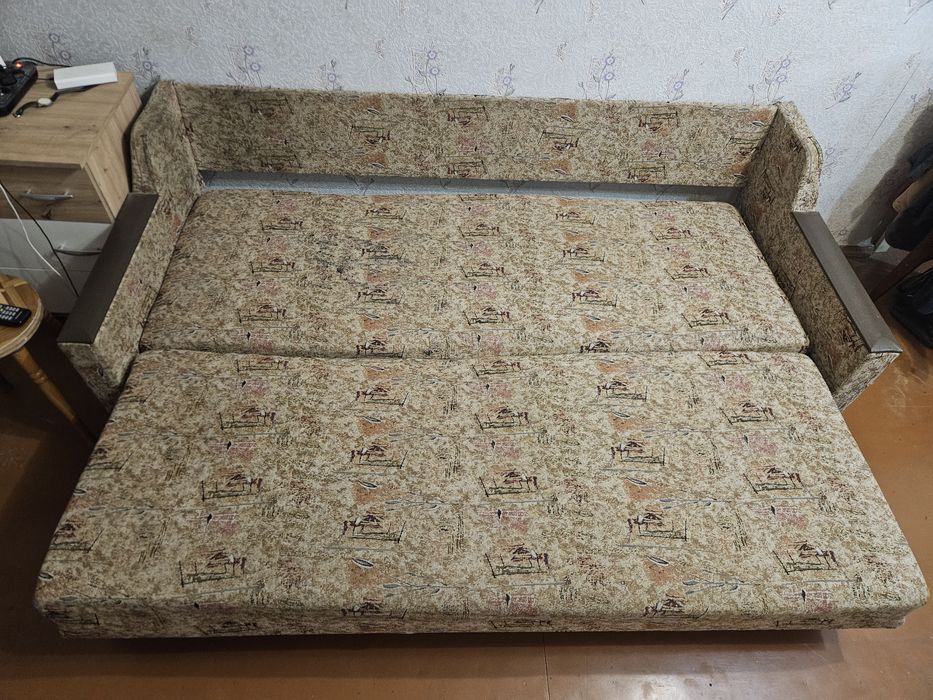 Продам диван дёшево