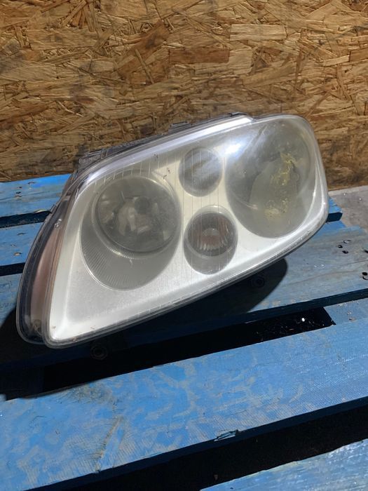 Farol Esquerdo VW Touran