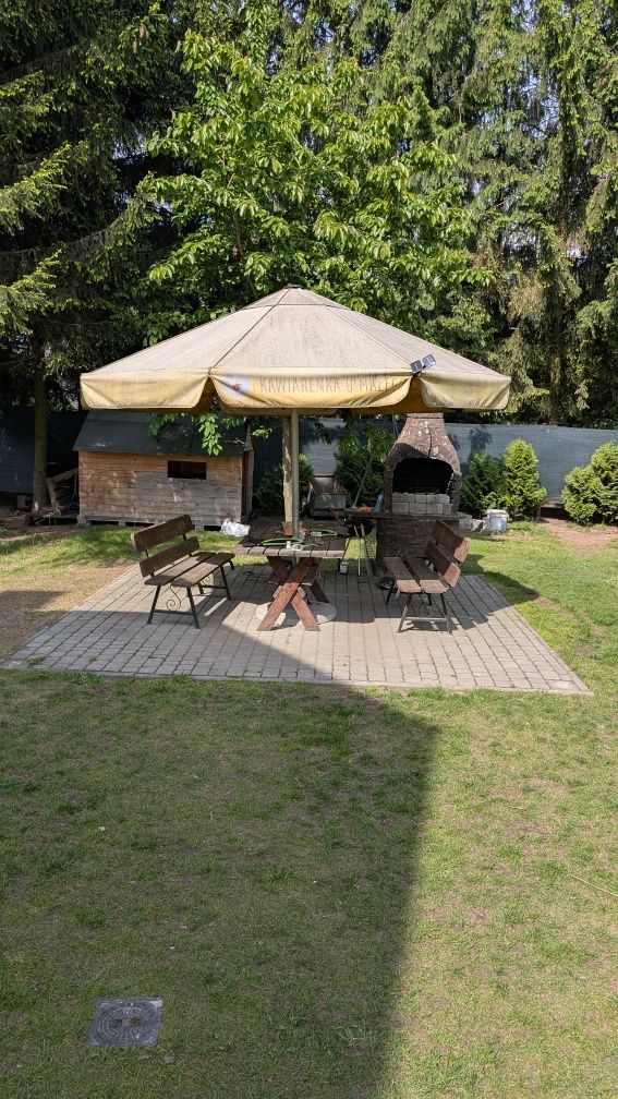 Parasol ogrodowy z podstawą