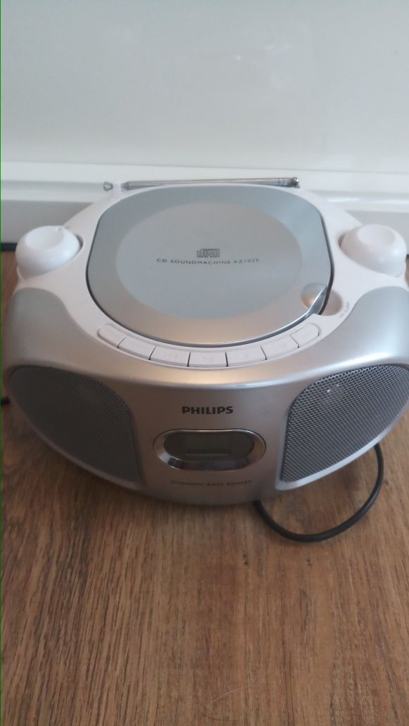 Радио ,магнитофон Philips