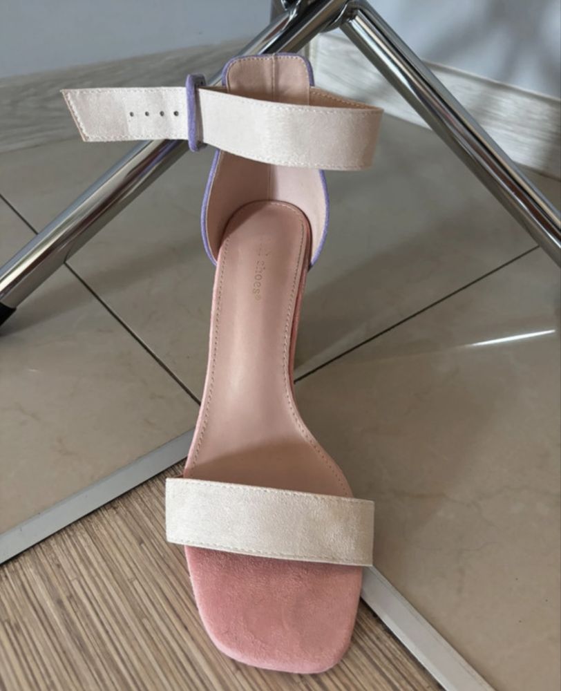 Buty z włoskiej kolekcji